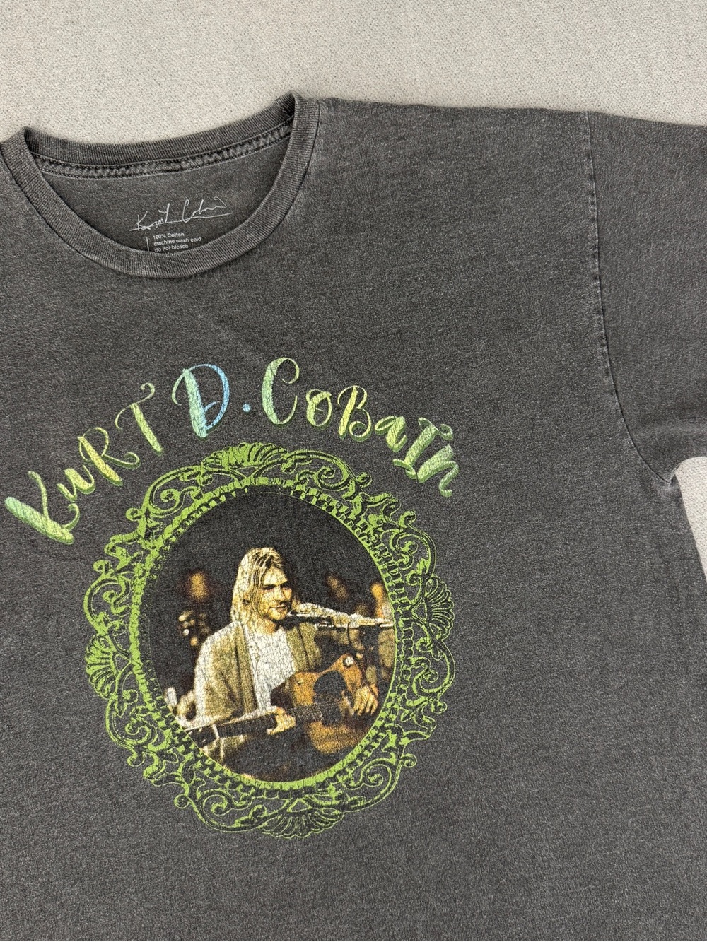 Kurt Cobain Nirvana Shirt L Gray Acoustic MTV Unplugged Grunge Faded Distressed